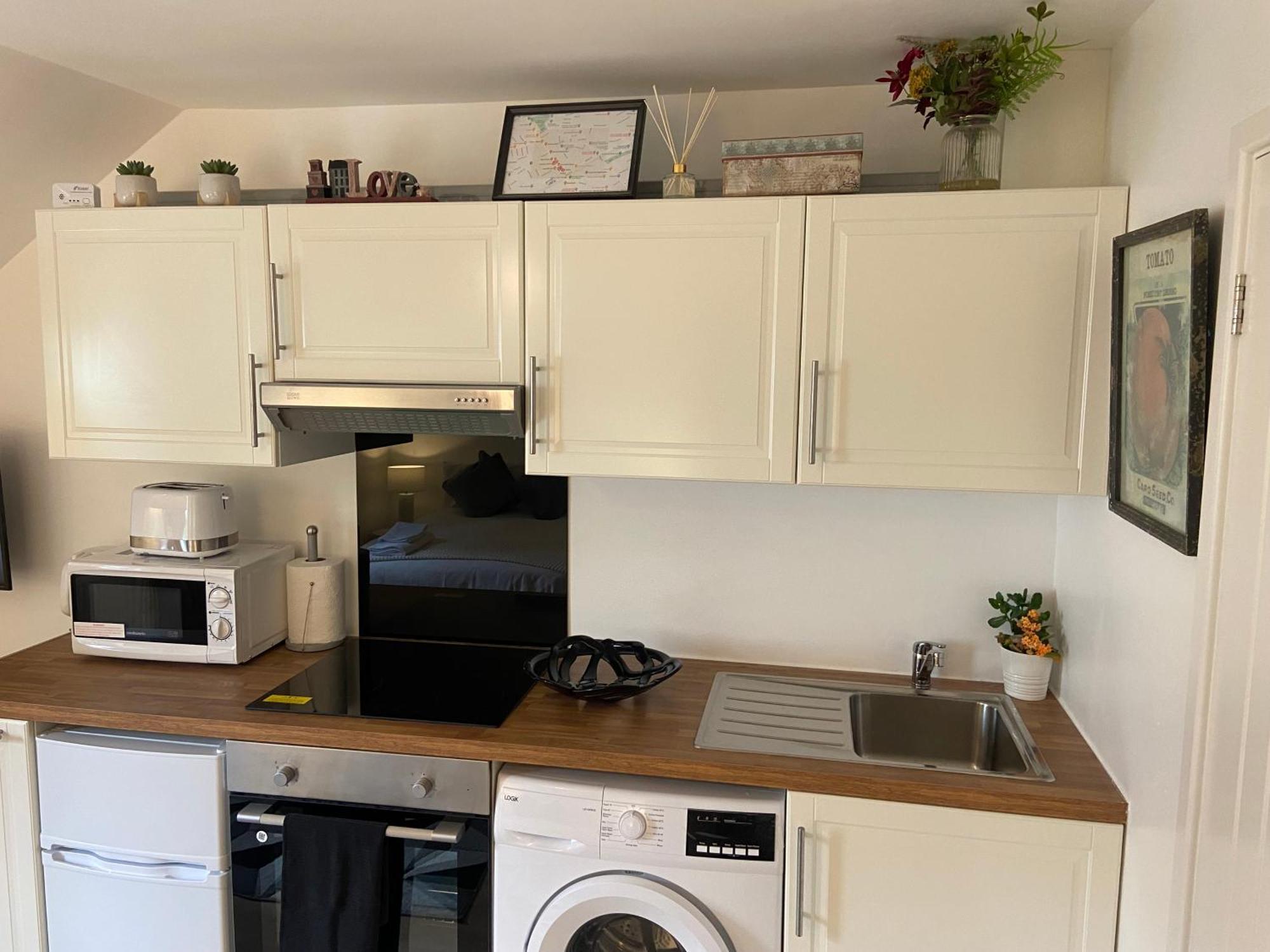 London Studio Self Contained, Newly Furbished Eksteriør bilde