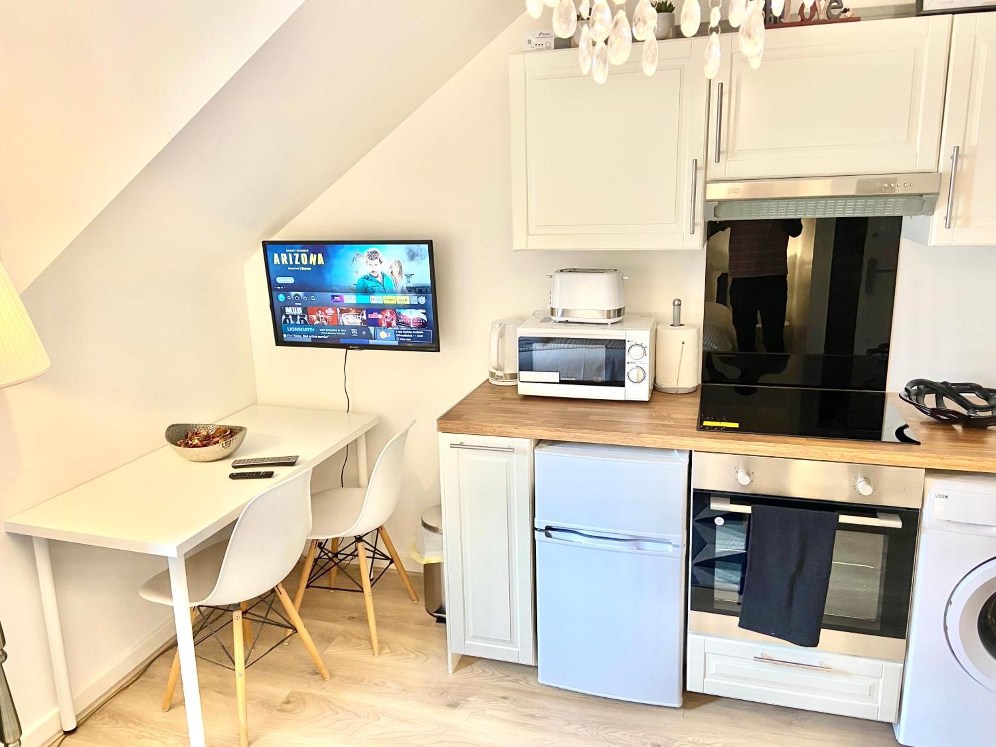 London Studio Self Contained, Newly Furbished Eksteriør bilde